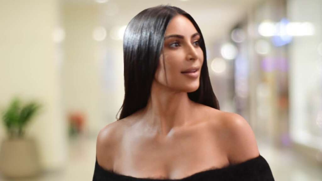 Kim Kardashian fútbol femenino Afganistán