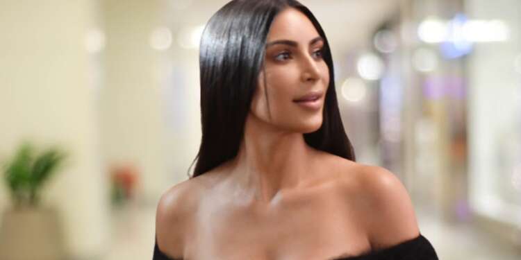 Kim Kardashian fútbol femenino Afganistán Israel