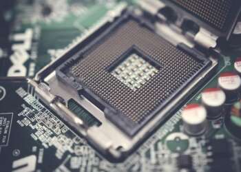 Microchips representando el avance de la industria de microprocesadores en Israel