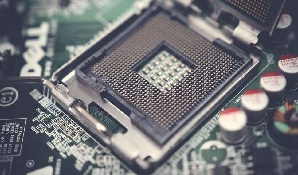 Microchips representando el avance de la industria de microprocesadores en Israel