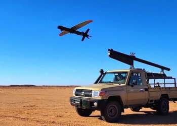 Un vehículo disparando uno de los drones kamikaze israelíes como los que se fabricarán en Marruecos
