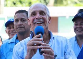 Nasry Asfura, candidato pro-Israel, en campaña electoral en Honduras